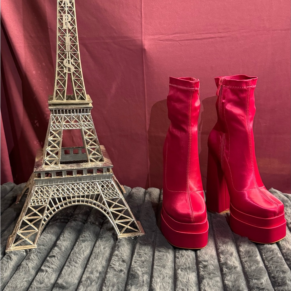 Glaze Vibrant Red Heeled Boots